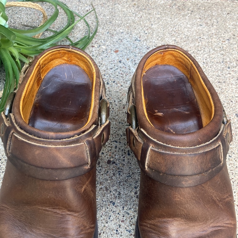 ☀️ Frye Harness Brown Leather Mules/ Clogs - Picture 4 of 16